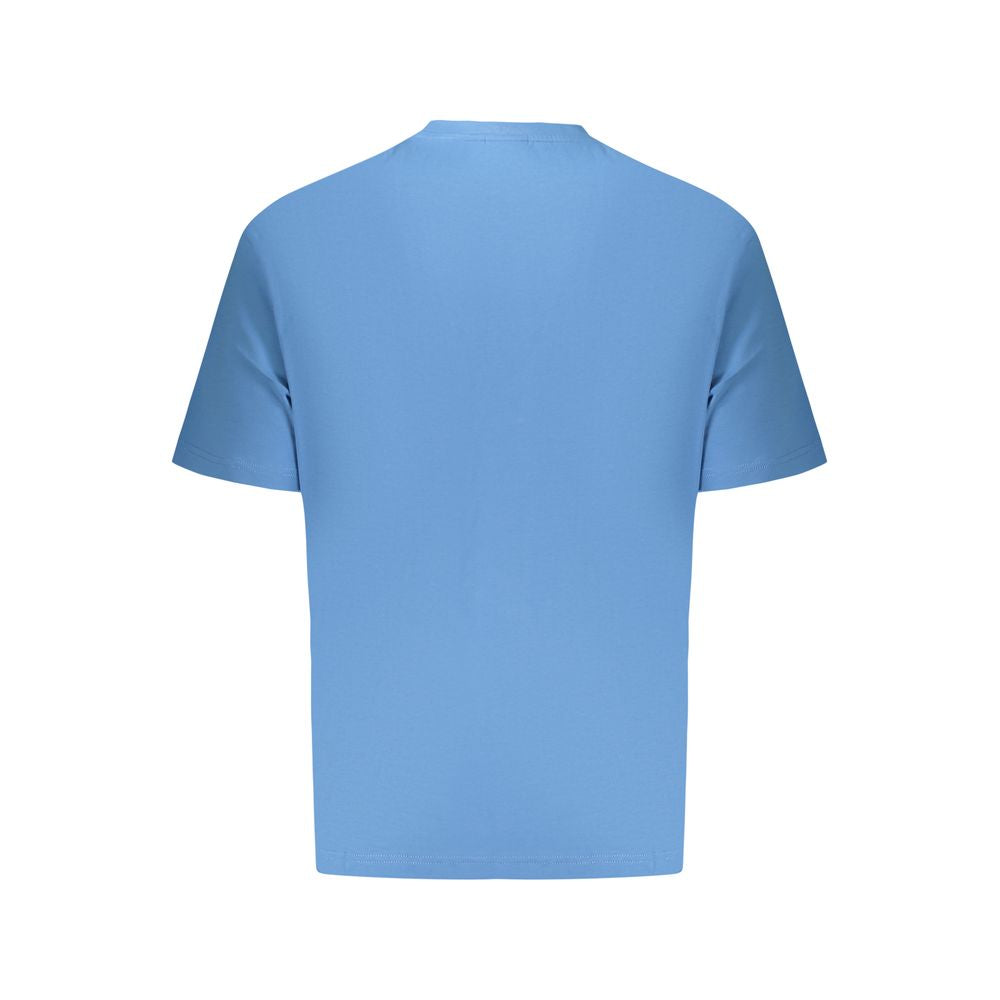 Polo Shirt by Napapijri for men in cotton azzurro & print presents a crisp silhouette, artfully detailed with a crisp and crisp crew neckline.