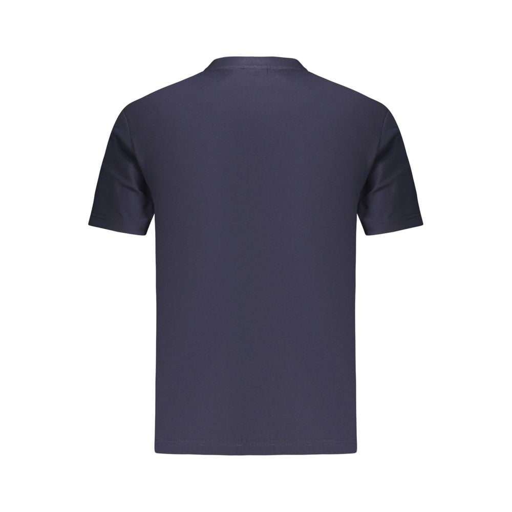 T-Shirt by Napapijri for men in cotton blue & print features an edgy silhouette, meticulously detailed with a sophisticated and crew neckline for a truly edgy finish.