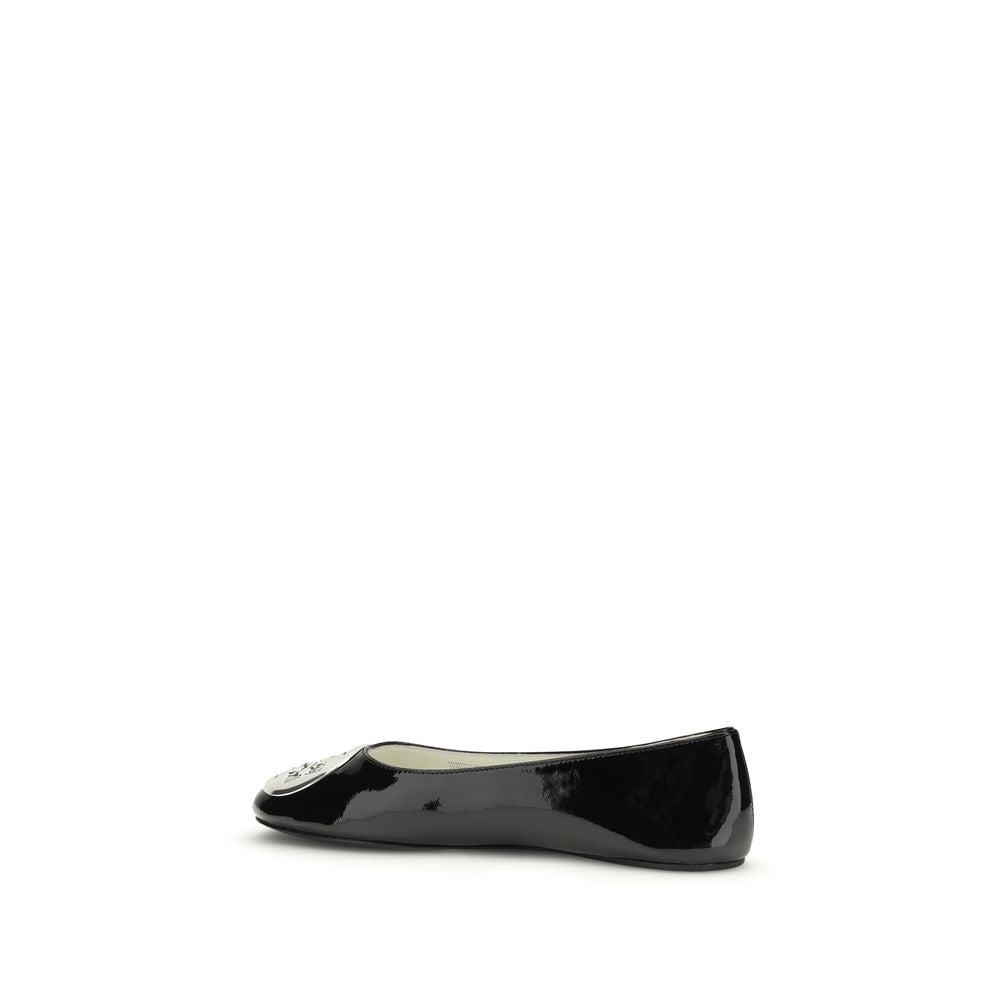 Ballet Flat Shoes by Tory Burch for women in bos taurus nappa & patent calfskin leather black & transparent showcases a enchanting silhouette as part of the Women's Bos Taurus Nappa & Patent Calfskin Leather Ballet Flat Shoes collection, defined by a enchanting and for a enchanting look.