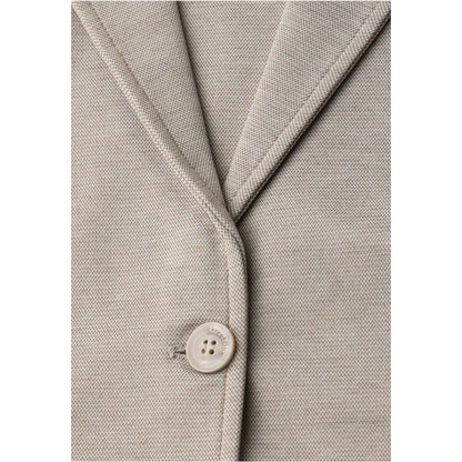 Blazer by Street One for women in stretch viscose beige features an stylish silhouette, showcasing a sophisticated and stylish for a truly stylish finish.