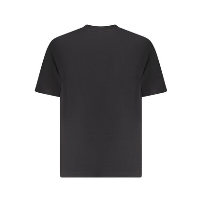 T-Shirt by Guess Jeans for men in organic cotton black features a plush silhouette, showcasing a sophisticated and for a truly plush finish.
