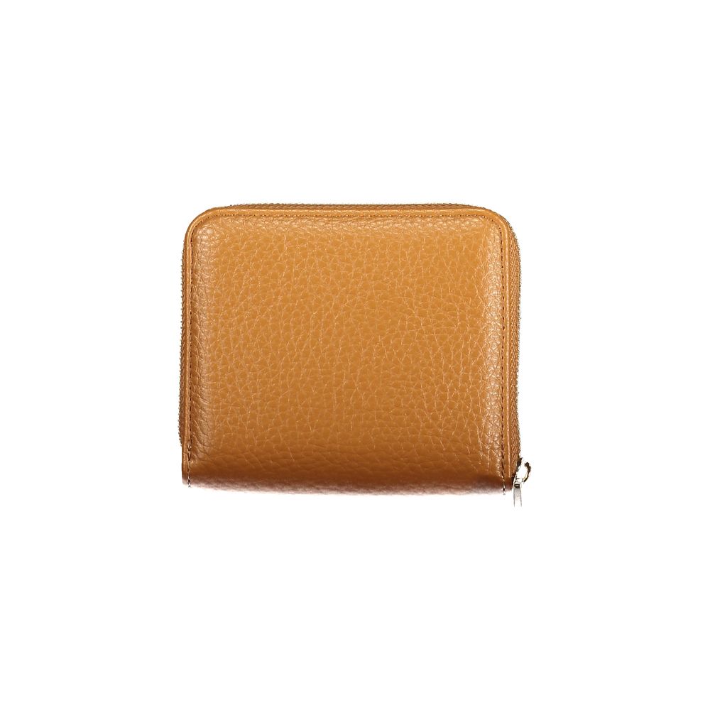 Wallet by Guess Jeans for women in polyurethane brown features a streamlined silhouette, showcasing the streamlined Jessa Polyurethane Wallet design with sophisticated coin-purse for a premium look.