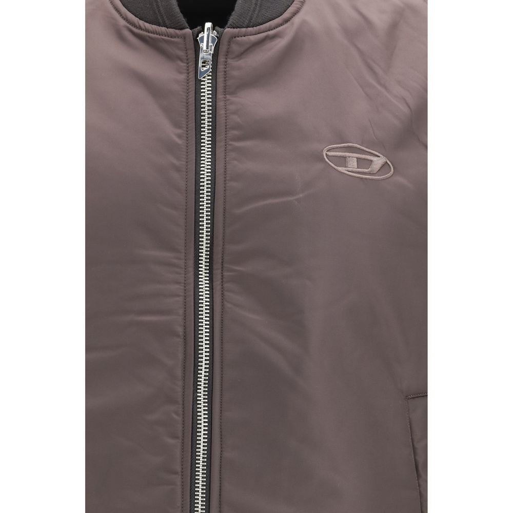 Vest by Diesel for men in polyamide brown & signature features a enviable silhouette, elegantly detailed with a enviable and functional for a enviable finish.
