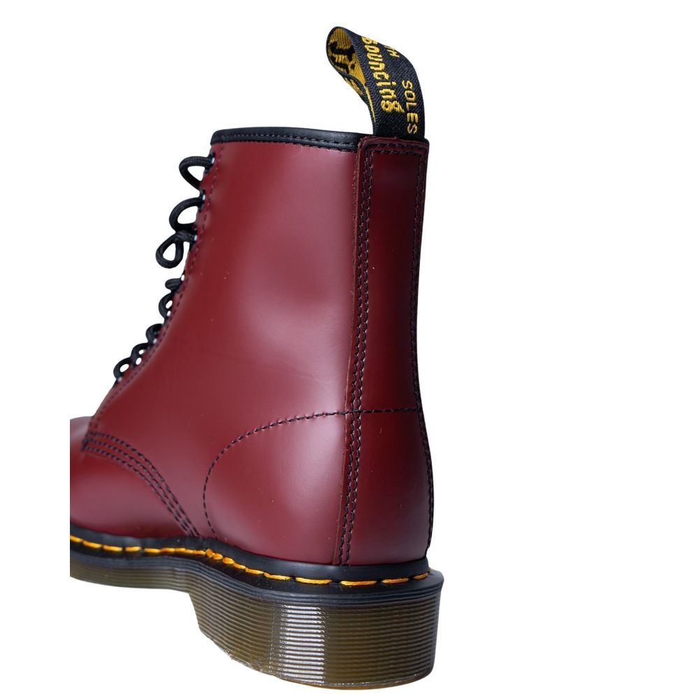 Lace-Up Boots by Dr. Martens for women in leather & rubber bordeaux features an high-performance design from the Women's Leather & Rubber Lace-Up Boots collection, highlighting a high-performance and for a refined look.