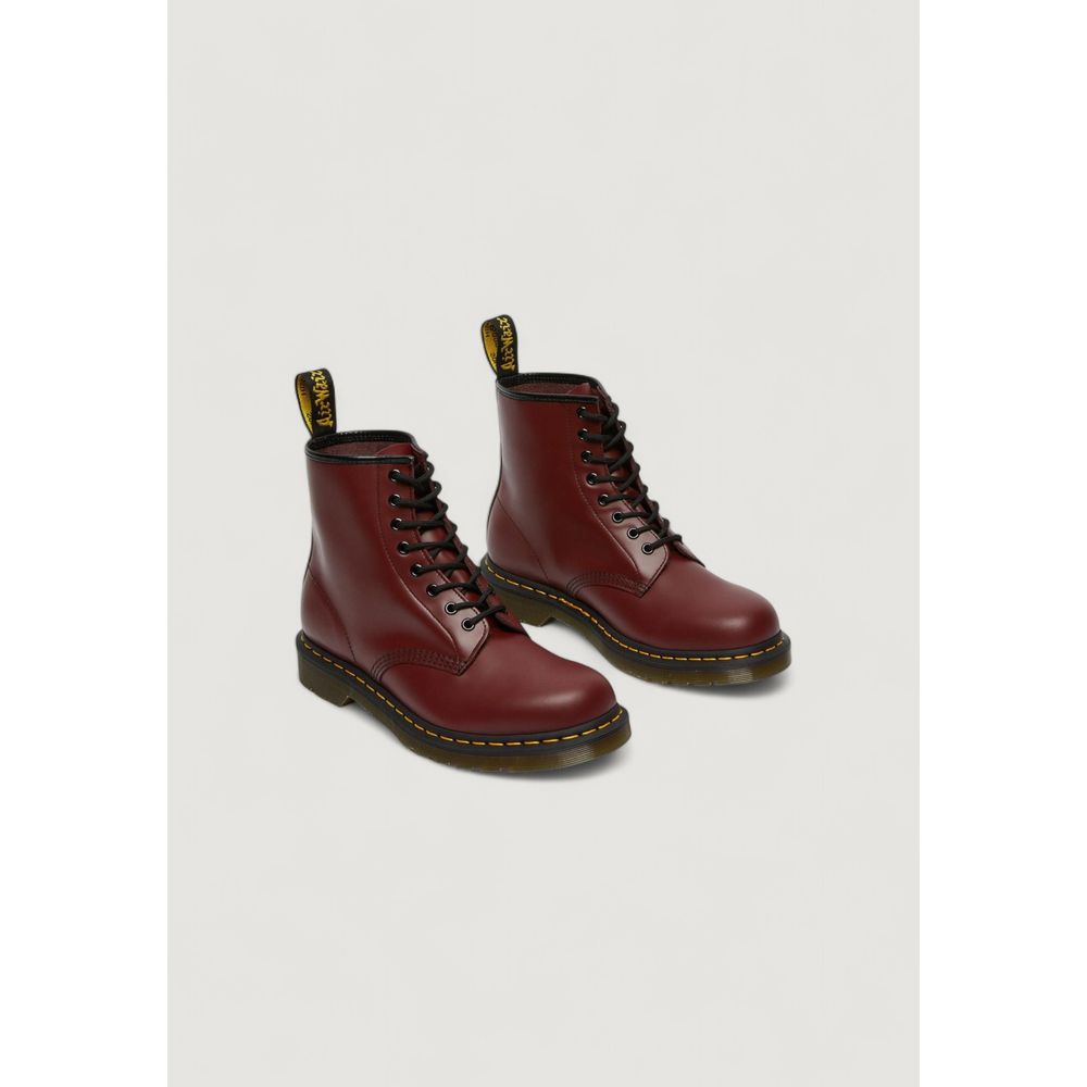 Lace-Up Boots by Dr. Martens for women in leather & rubber bordeaux features an aerodynamic silhouette from the Women's Leather & Rubber Lace-Up Boots collection, showcasing a aerodynamic and refined for an aerodynamic look.