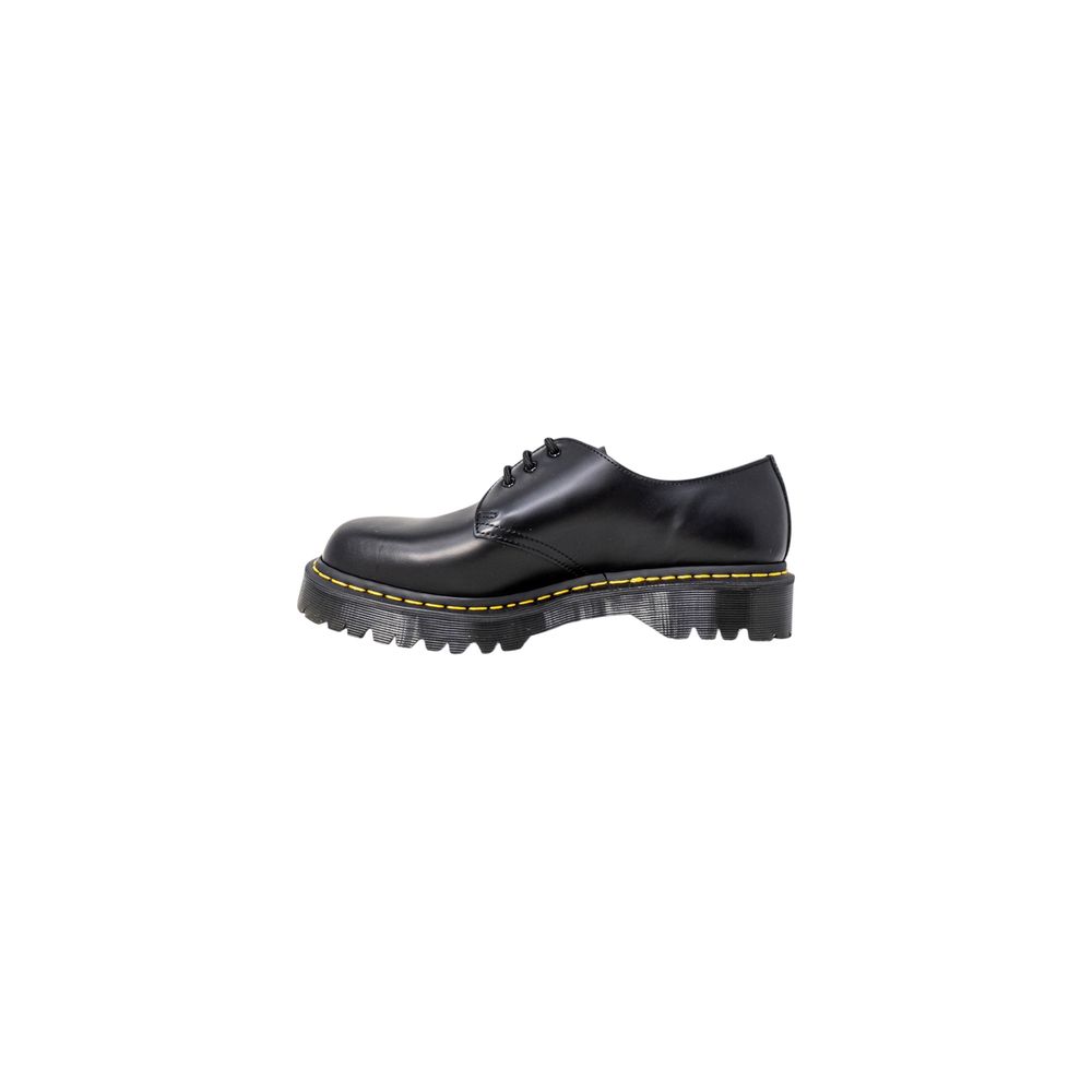 Shoes by Dr. Martens for men in pvc black features an timeless silhouette from the Men's PVC Shoes collection, defined by a timeless and for a timeless look.