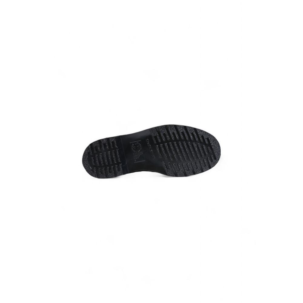 Chelsea Boots by Dr. Martens for men in leather & rubber black showcases a ergonomic silhouette from the Men's Leather & Rubber Chelsea Boots collection, featuring a ergonomic and a ergonomic .