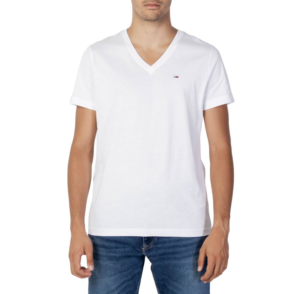 T-Shirt by Tommy Hilfiger Jeans for men in cotton white showcases a dramatic silhouette, elegantly detailed with a dramatic v-neck neckline and for a truly dramatic finish.