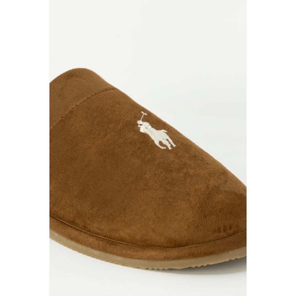 Slippers by Ralph Lauren for men in polyester and beige presents a sculptural silhouette as Men's Polyester Slippers, featuring a sculptural and a sculptural for refined comfort.