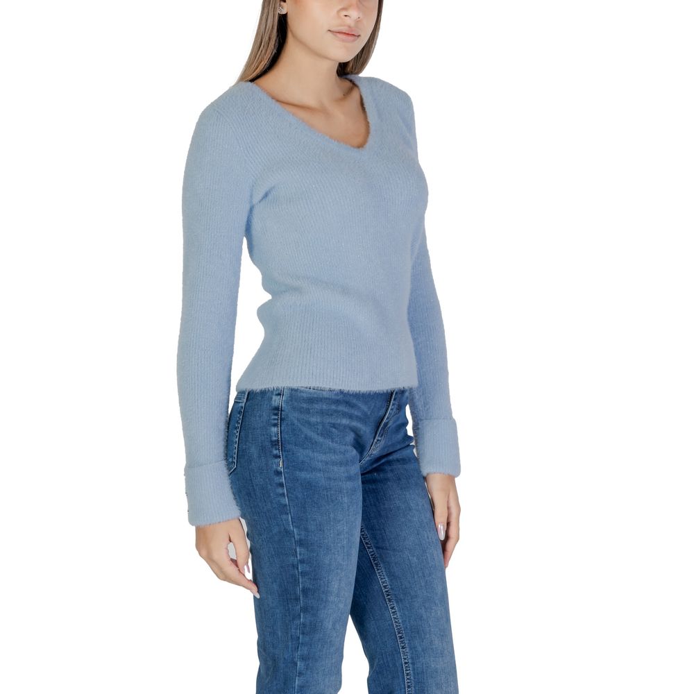Sweatshirt by Morgan De Toi for women in polyamide & polyester blue features an magnificent silhouette, showcasing a sophisticated v-neck neckline and detail for a truly magnificent finish.