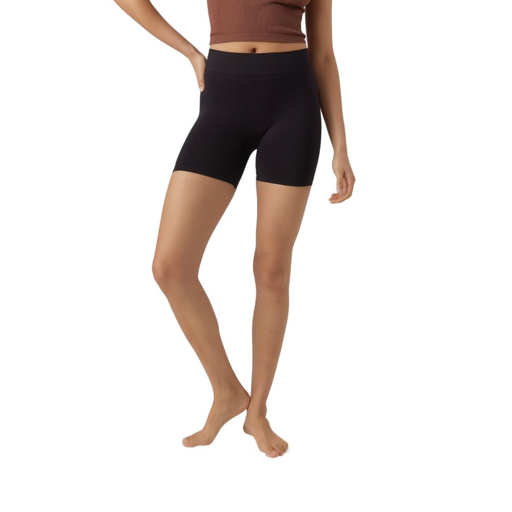 Short Trousers by Vero Moda for women in stretch polyamide black, featuring a effortlessly chic and short with a effortlessly chic .