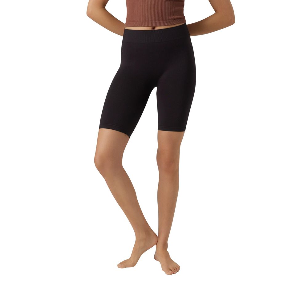 Short Trousers by Vero Moda for women in nylon black features an effortless chic silhouette, meticulously tailored with a sophisticated , short, and for a effortless chic finish.