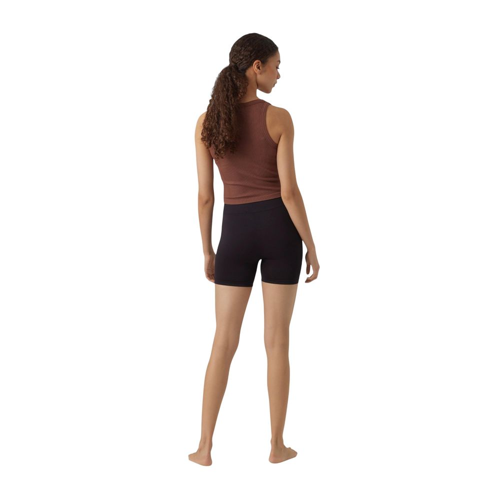 Short Trousers by Vero Moda for women in stretch polyamide black features an sartorial design, highlighting a sophisticated with a short cut and a refined for a truly sartorial look.