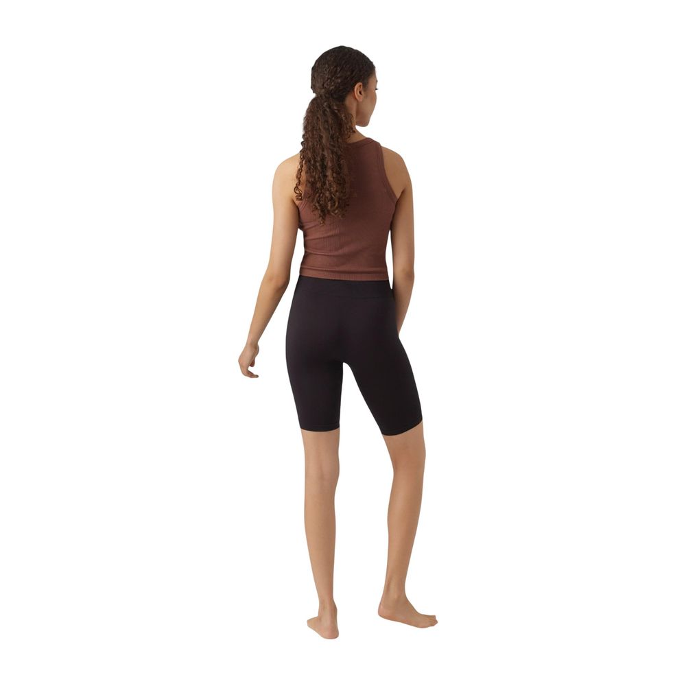 Short Trousers by Vero Moda for women in nylon black showcases a effortlessly chic silhouette, artfully tailored with a effortlessly chic , a short cut, and a refined for a effortlessly chic finish.