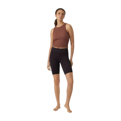 Short Trousers by Vero Moda for women in nylon black features an effortlessly chic with a short and that creates a effortlessly chic and tailored silhouette.