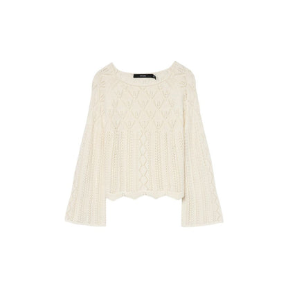 Sweatshirt by Vero Moda for women in cotton beige showcases a slouchy chic silhouette, artfully detailed with a slouchy chic boat neckline and three-quarter-sleeve for a slouchy chic finish.
