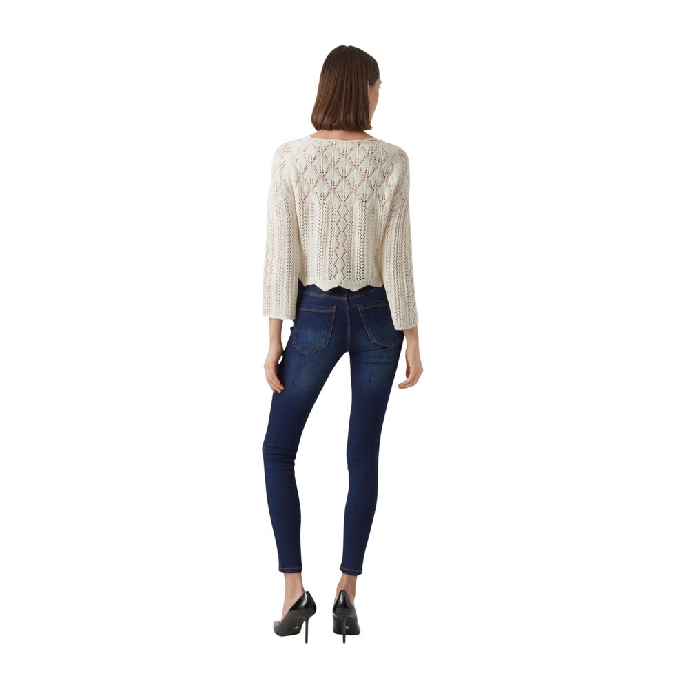 Sweatshirt by Vero Moda for women in cotton beige features a unrivaled silhouette with a refined boat neckline and unrivaled detailing for a sophisticated look.