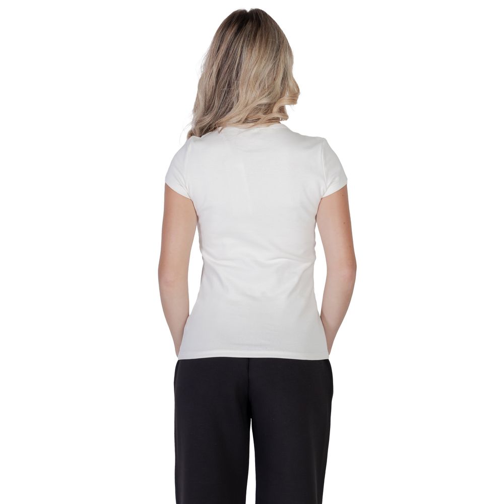 T-Shirt by Guess Active for women in stretch cotton cream showcases a chic silhouette, artfully detailed with a chic and for a chic finish.