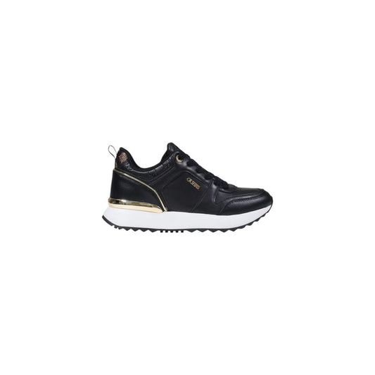 Sneakers by Guess for women in polyethylene & polyurethane black features an sumptuous design from the Women's Low-Top Casual Polyethylene & Polyurethane Sneakers collection, highlighting a sumptuous low-top casual style for a premium, high-fashion look.