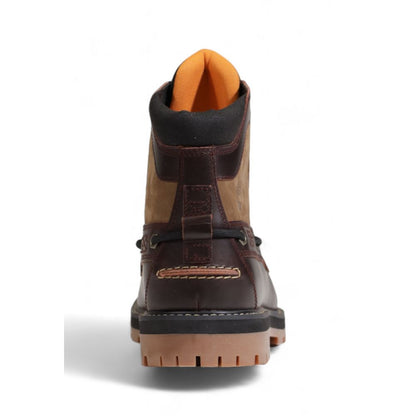 Lace-Up Boots by Timberland for men in resin & rubber brown features an high-performance design from the Men's Resin & Rubber Lace-Up Boots collection, highlighting a high-performance and for a refined look.