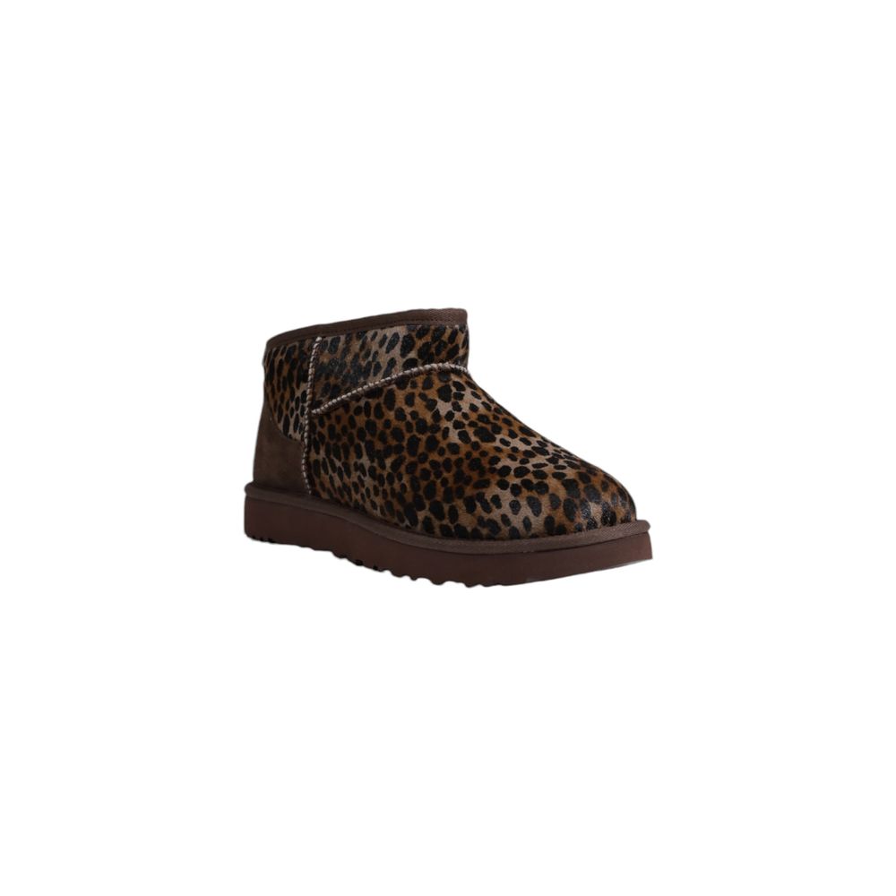 Ankle Boots by UGG for women in suede leather & rubber animal & brown features an high-performance design from the Women's Suede Leather & Rubber Ankle Boots collection, highlighting a high-performance and for a refined look.
