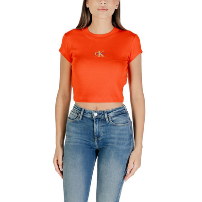 T-Shirt by Calvin Klein Jeans for women in stretch cotton multicolor features an edgy silhouette, meticulously detailed with a sophisticated short-sleeve and for a truly edgy finish.