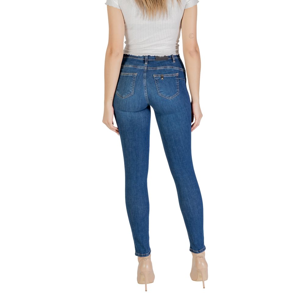 Jeans by Liu Jo for women in stretch denim cotton blue presents a refined pantology silhouette, artfully defined by a refined pantology skinny, long, and a sophisticated high rise.