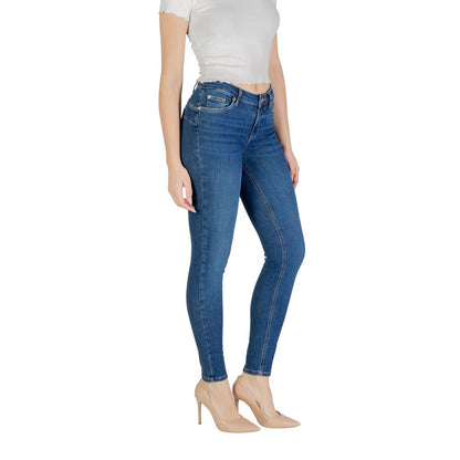 Jeans by Liu Jo for women in stretch denim cotton blue features an sartorial skinny and long with a high rise cut for a sartorial finish.