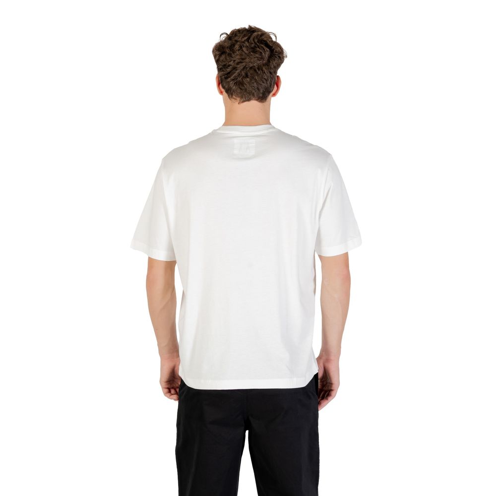 T-Shirt by Armani Exchange for men in cotton cream showcases a chic silhouette, artfully detailed with a chic and for a chic finish.
