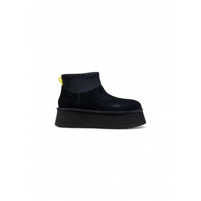 Ankle Boots by UGG for women in suede leather & rubber black showcases a aeronautic silhouette as Women's Suede Leather & Rubber Ankle Boots, artfully defined by a aeronautic and a aeronautic .