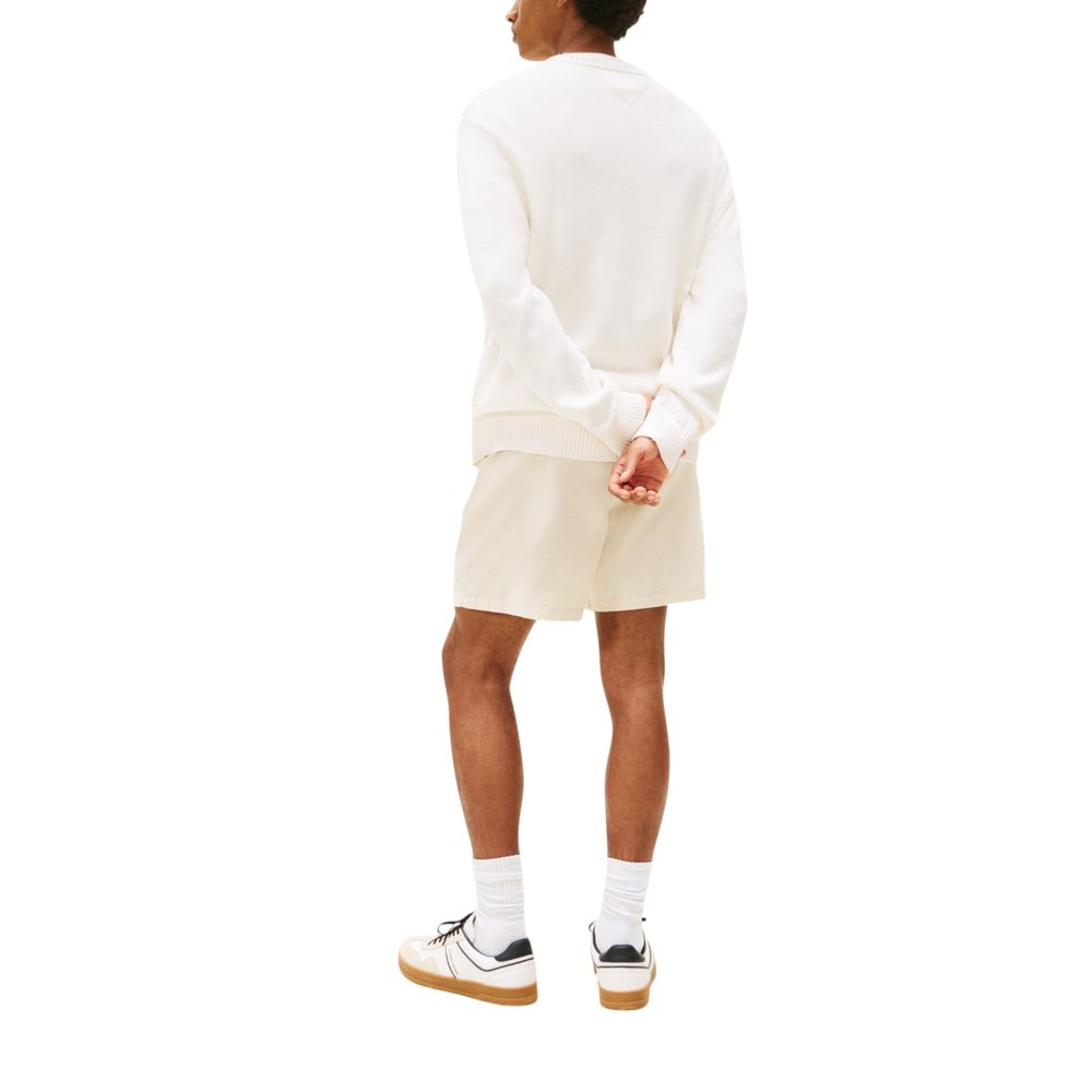 Sweatshirt by Tommy Hilfiger Jeans for men in cotton cream features an enviable silhouette, showcasing a premium and refined for a truly enviable finish.