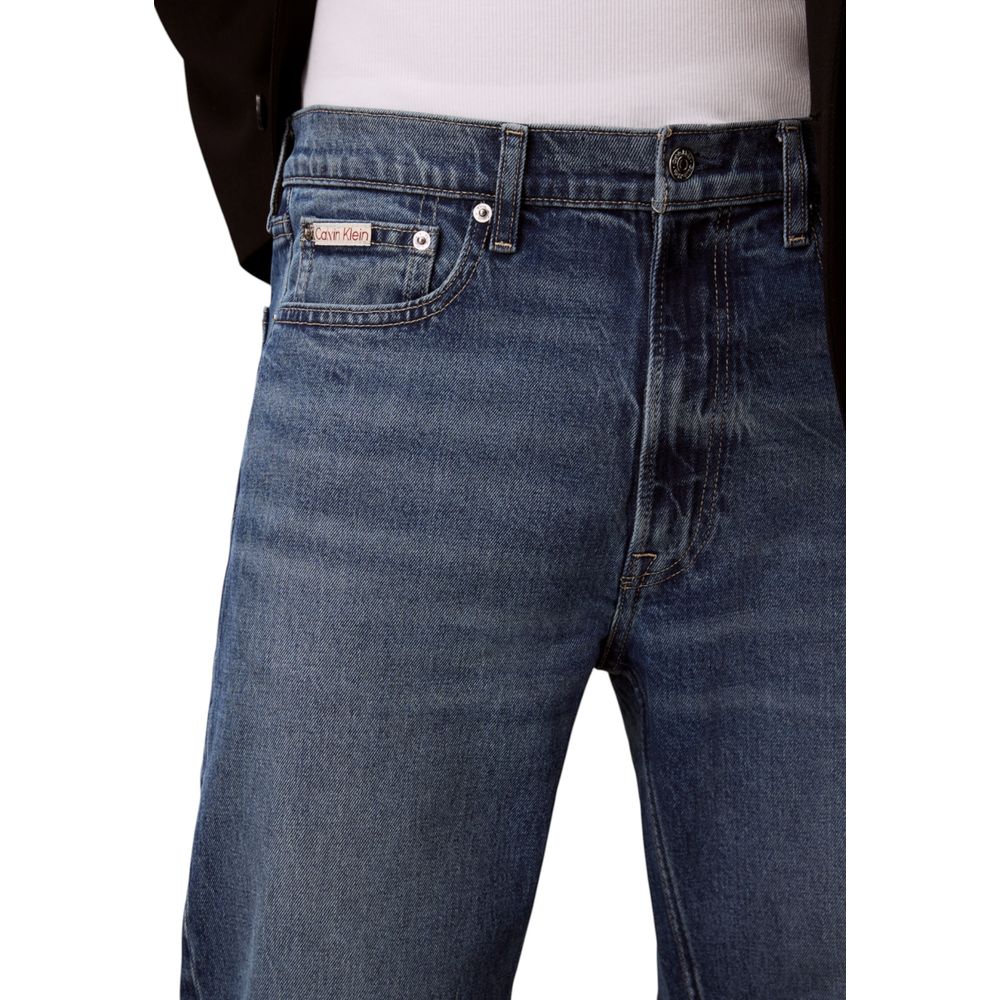 Jeans by Calvin Klein Jeans for men in stretch denim cotton blue & natural features an refined tailoring silhouette, showcasing a premium relaxed-fit & regular-fit with a and long cut for a refined tailoring look.