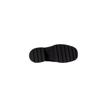 High-Heel Loafers Pumps Heels by Calvin Klein Jeans for women in leather black showcases a effortless chic silhouette, perfectly accentuating Women's Leather High-Heel Loafers Pumps Heels with a effortless chic high-heel and effortless chic .