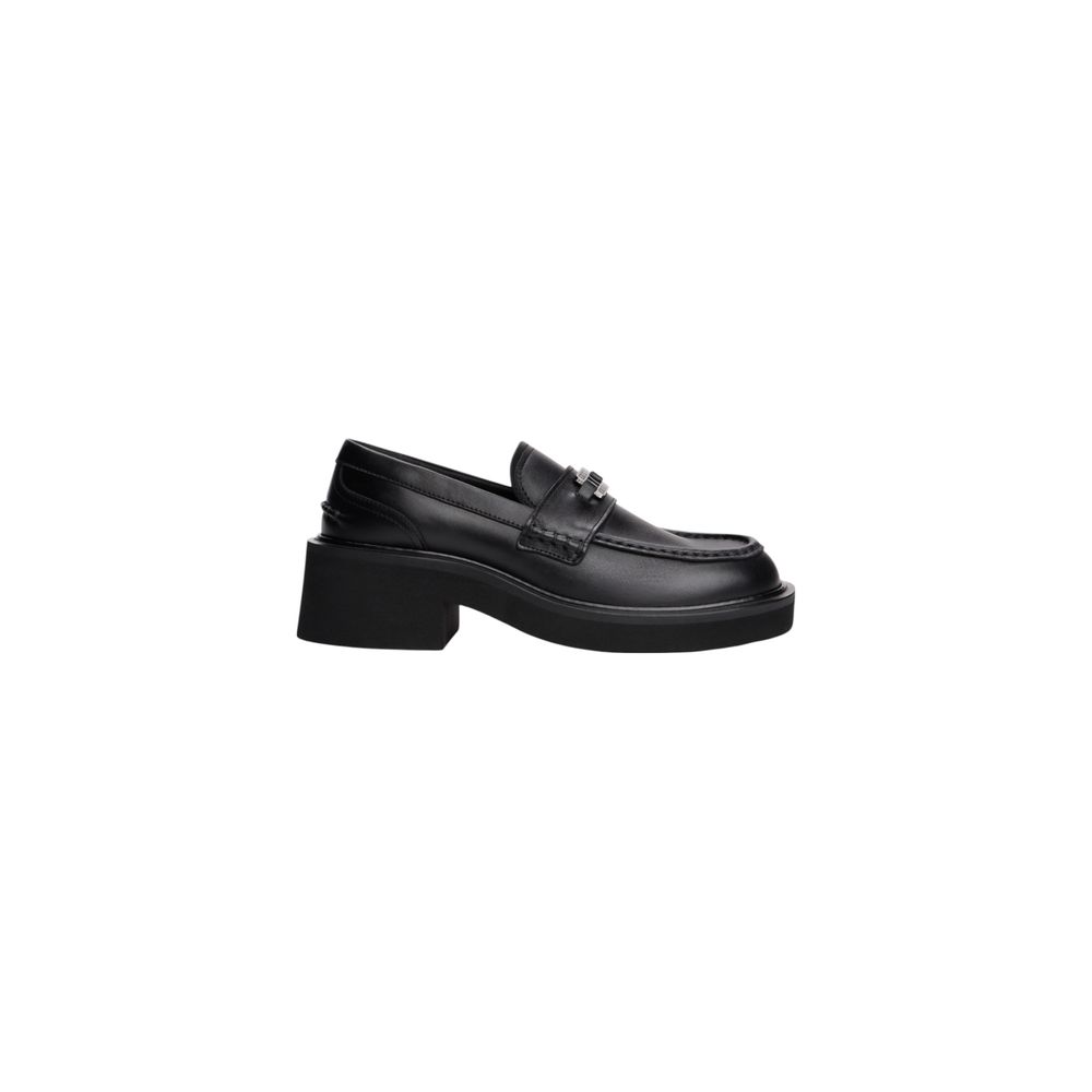 High-Heel Loafers Pumps Heels by Tommy Hilfiger Jeans for women in leather black showcases a effortless chic silhouette, perfectly accentuating Women's Leather High-Heel Loafers Pumps Heels with a effortless chic high-heel and effortless chic .