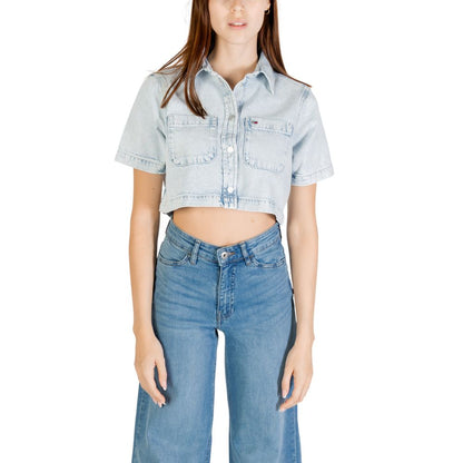 Shirt by Tommy Hilfiger Jeans for women in lyocell & cotton light-blue presents a discerning silhouette, showcasing a sophisticated and short-sleeve for a truly discerning finish.