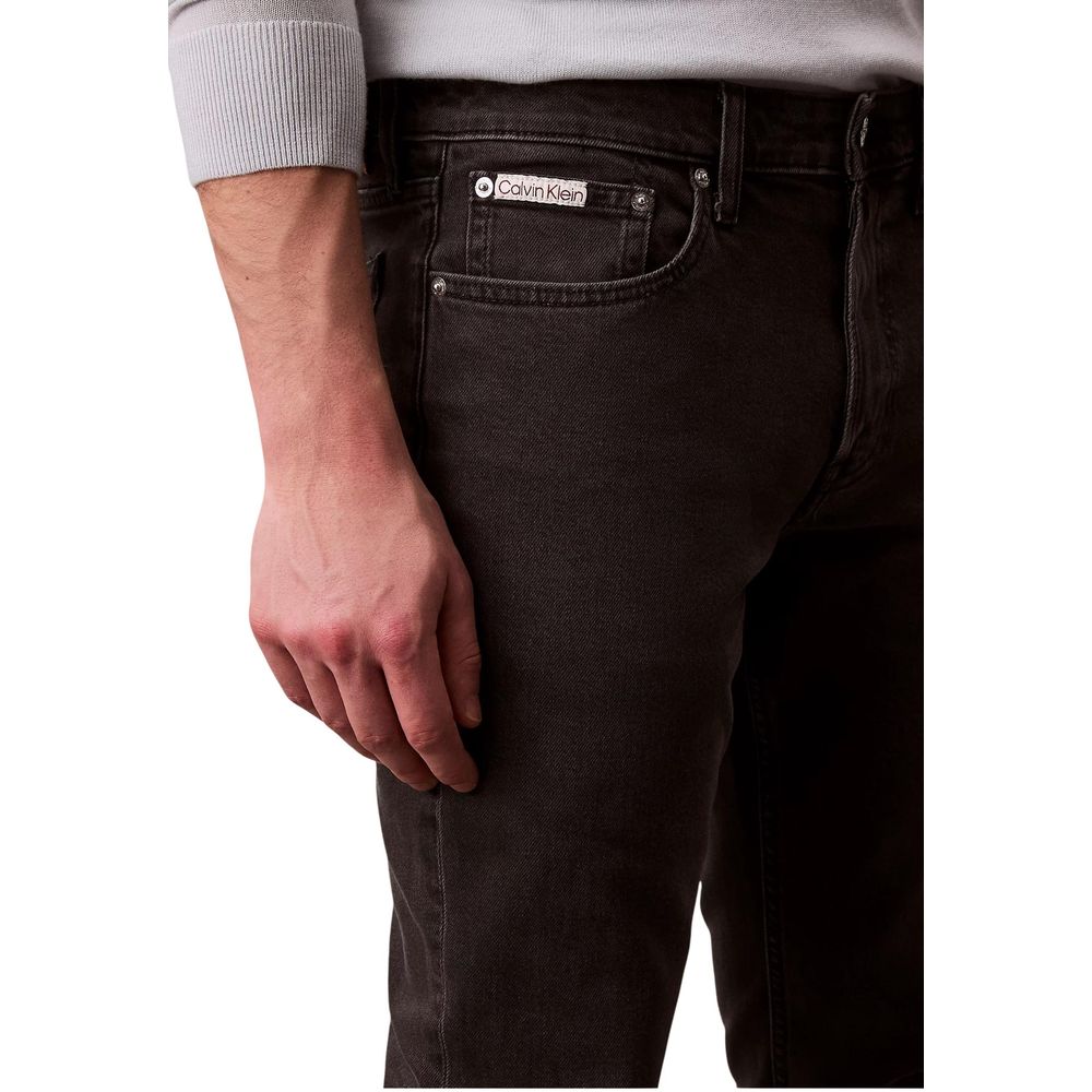 Jeans by Calvin Klein Jeans for men in stretch denim cotton black features a refined silhouette with a refined skinny & slim, defined by a and a refined long for a refined finish.