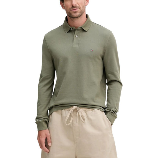 T-Shirt by Tommy Hilfiger for men in stretch organic cotton features an edgy silhouette, meticulously detailed with a sophisticated long-sleeve and for a truly edgy finish.