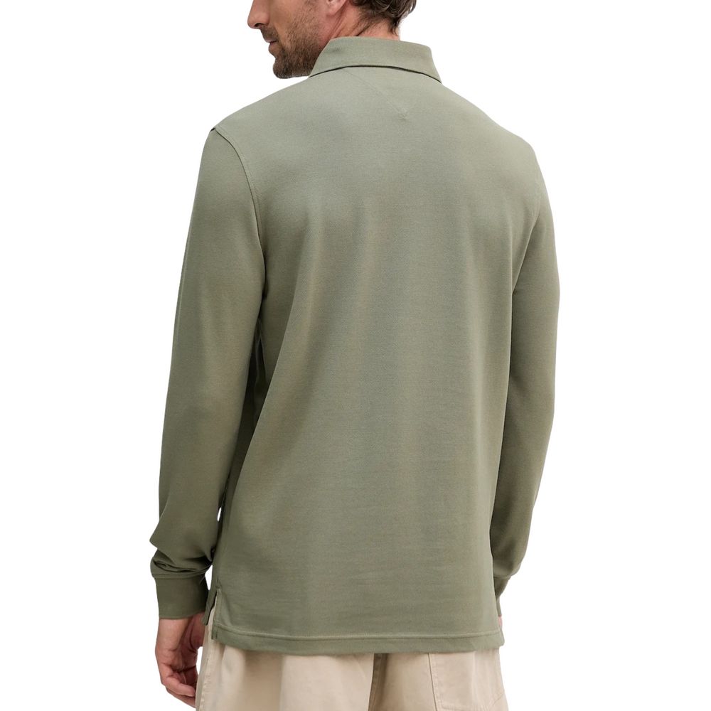 T-Shirt by Tommy Hilfiger for men in stretch organic cotton showcases a unassuming silhouette, artfully detailed with a refined and unassuming for a sophisticated, contemporary look.