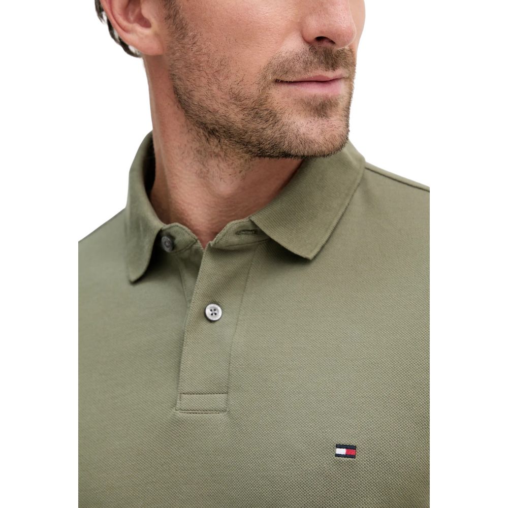 T-Shirt by Tommy Hilfiger for men in stretch organic cotton showcases a chic silhouette, artfully detailed with a chic and for a chic finish.