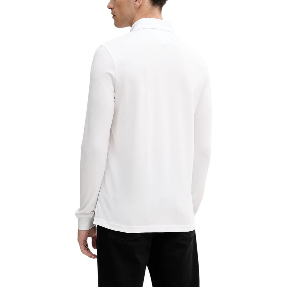 T-Shirt by Tommy Hilfiger for men in stretch organic cotton white showcases a fashionable silhouette, elegantly detailed with a fashionable and for a sophisticated, high-fashion look.