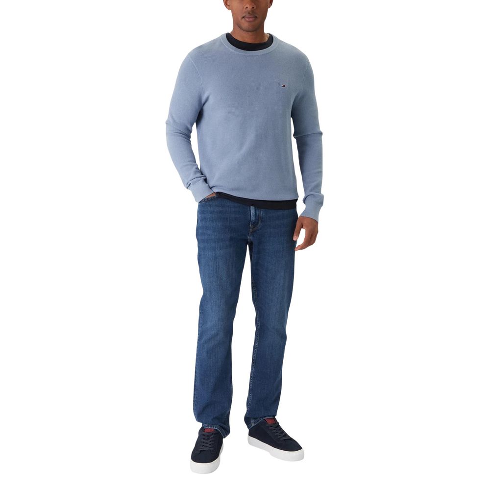 Jeans by Tommy Hilfiger for men in stretch denim cotton blue features an refined tailoring silhouette, showcasing a premium straight-leg, relaxed-fit & regular-fit with a and long cut for a refined tailoring look.