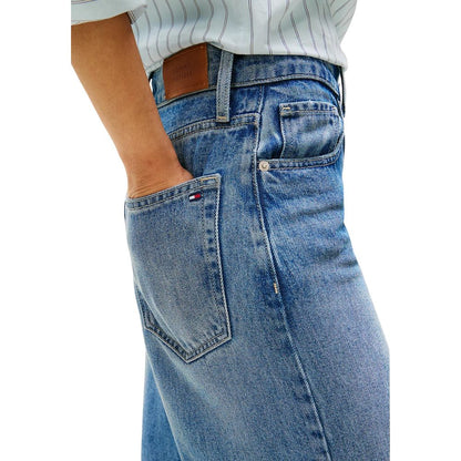 Jeans by Tommy Hilfiger for women in lana wool & denim blue presents a refined pantology silhouette, artfully defined by a refined pantology flared, bootcut & wide, long, and a sophisticated high rise.