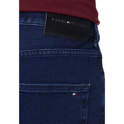 Jeans by Tommy Hilfiger for men in stretch denim cotton blue features an sartorial straight-leg, relaxed-fit & regular-fit and long with a cut for a sartorial finish.