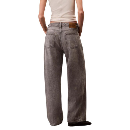 Jeans by Calvin Klein Jeans for women in lyocell & denim cotton gray features an sophisticated low rise and relaxed-fit, wide & boyfriend with a precise long, creating a sophisticated and sophisticated silhouette.