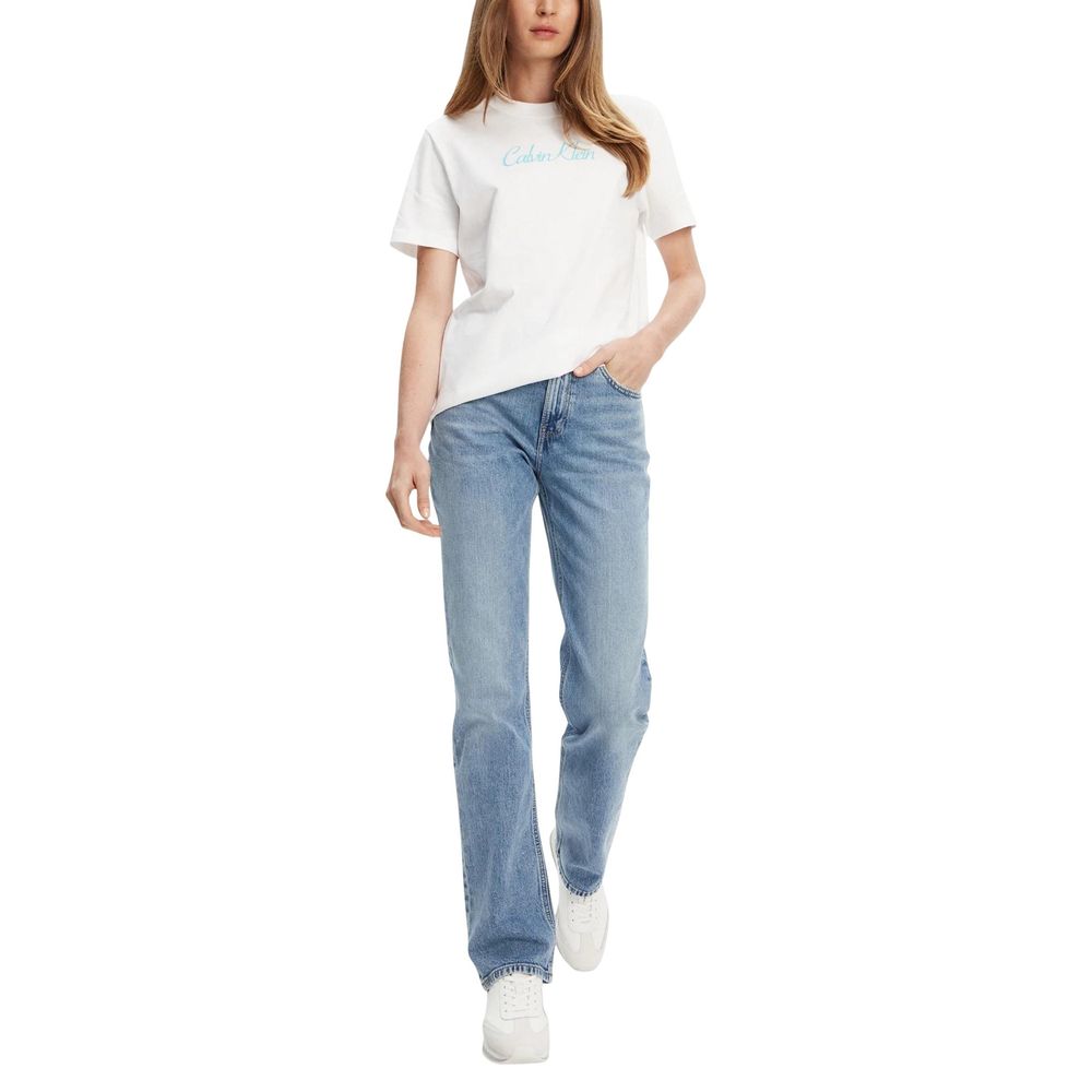 Jeans by Calvin Klein Jeans for women in stretch denim cotton blue presents a refined pantology silhouette, artfully defined by a refined pantology straight-leg, regular-fit & mom, long, and a sophisticated high rise.