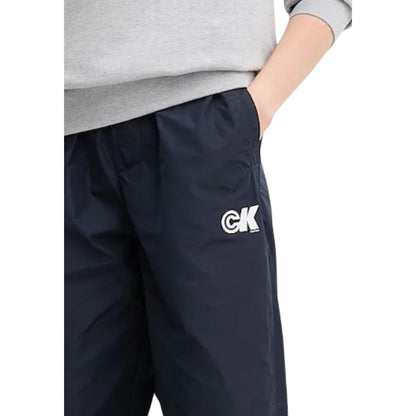 Activewear Jogger Pants by Calvin Klein Jeans for women in polyester blue features an ergonomic relaxed-fit and with a ergonomic long, showcasing innovative for a ergonomic look.