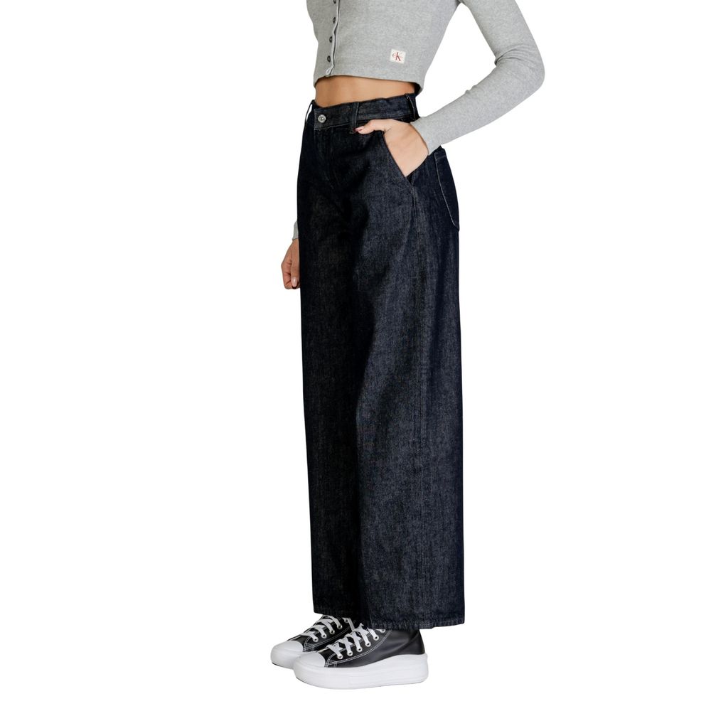 Jeans by Calvin Klein Jeans for women in denim cotton blue features an refined tailoring silhouette, showcasing a premium flared, bootcut & wide with a high rise and long cut for a refined tailoring look.