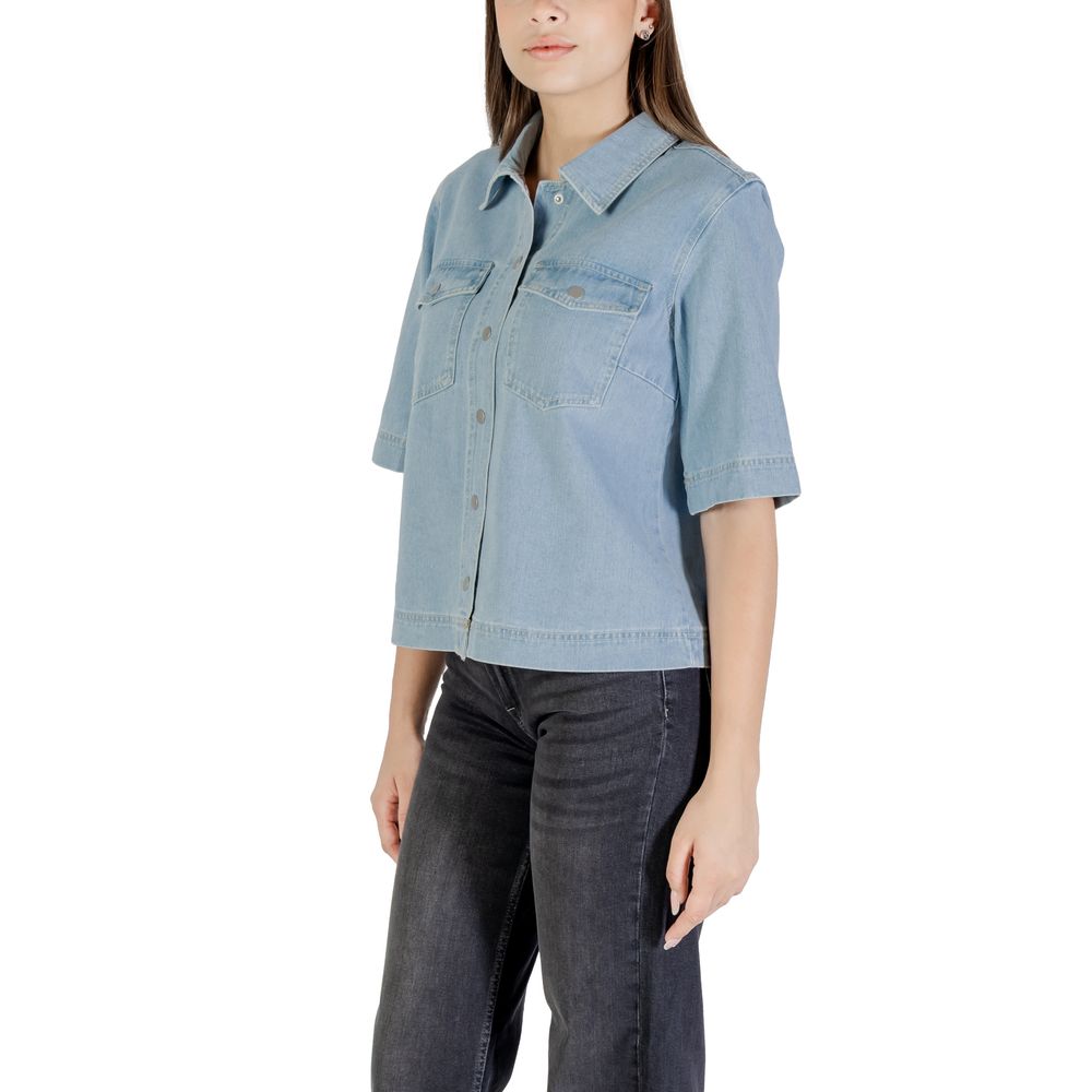 Shirt by Only for women in cotton light-blue, featuring a nuanced and nuanced for a sophisticated finish.
