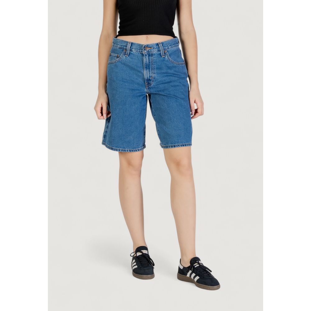 Short Trousers by Levi's for women in cotton blue features an effortless chic silhouette, meticulously tailored with a sophisticated relaxed-fit & wide, short, and for a effortless chic finish.
