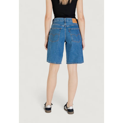 Short Trousers by Levi's for women in cotton blue features an sartorial design, highlighting a sophisticated relaxed-fit & wide with a short cut and a refined for a truly sartorial look.